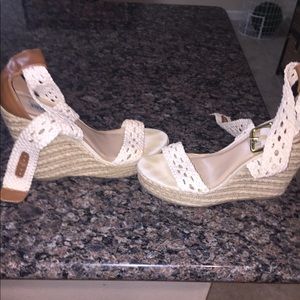 Steve Madden River Around the ankle wedge