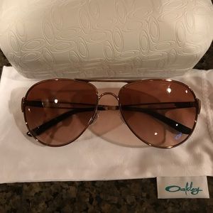 Oakley Caveat rose gold w/ VR50 Rn grad Sunglasses