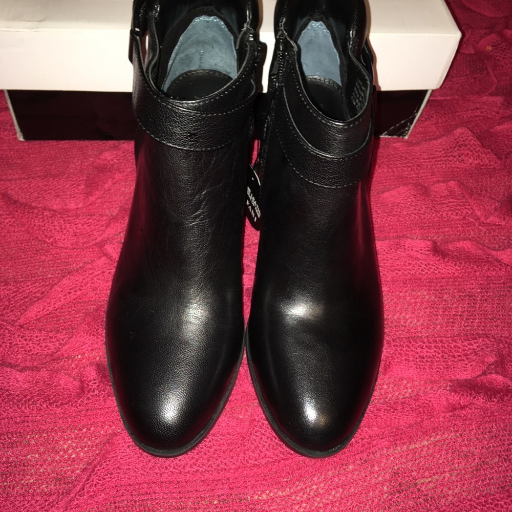 Comfortable black booties