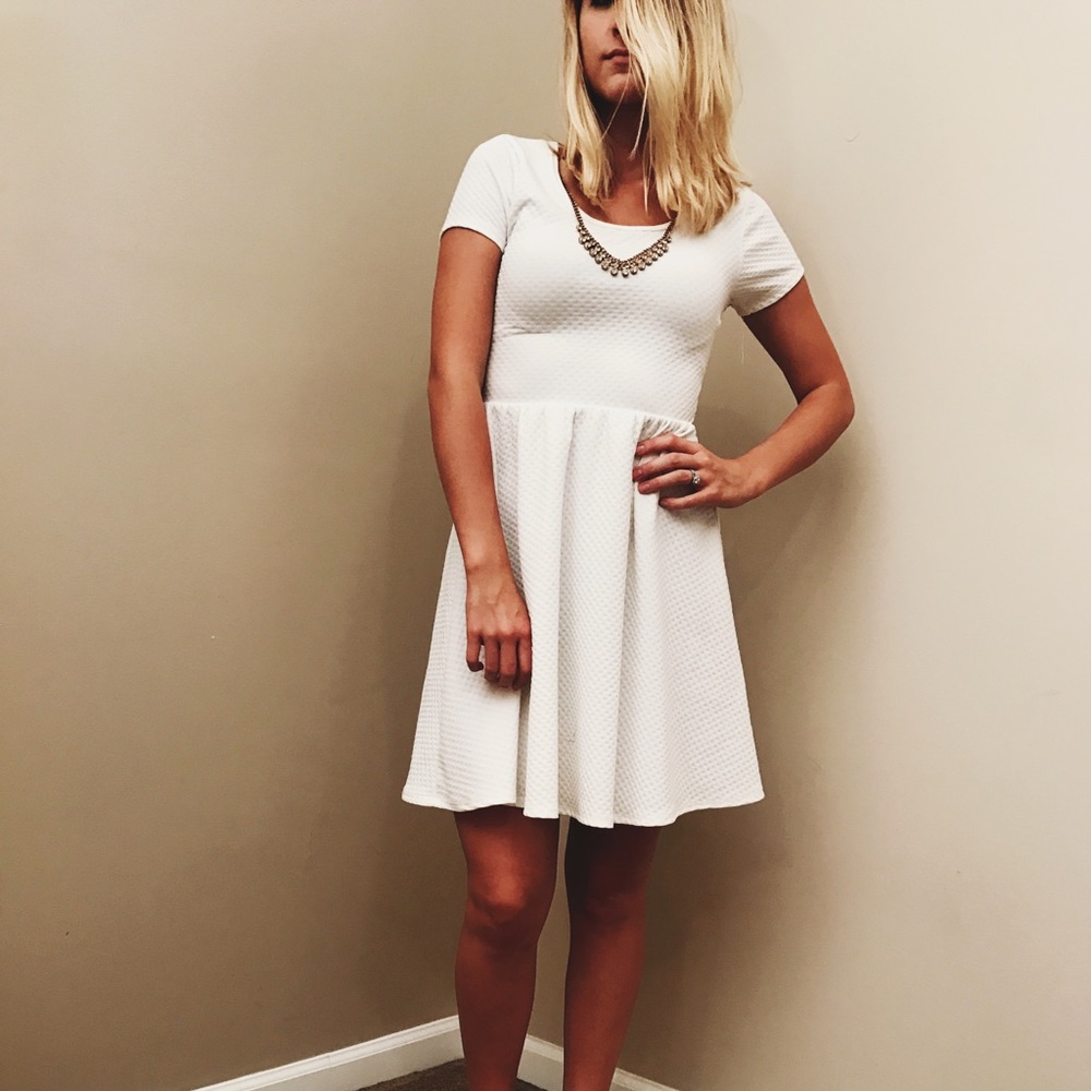 Beautiful white short dress
