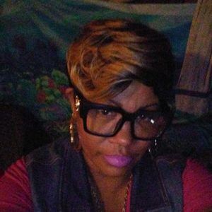 Meet your Posher, Mia