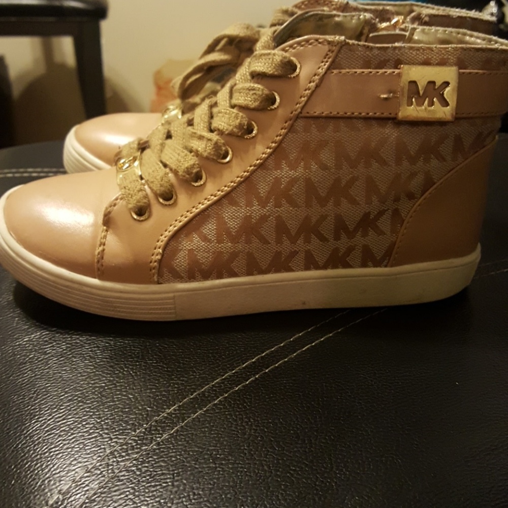 Mk girls shoe size 1
