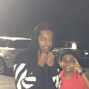 Meet your Posher, Dev