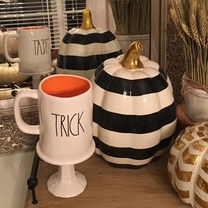 🎃 NEW Rae Dunn Trick/Treat Mug