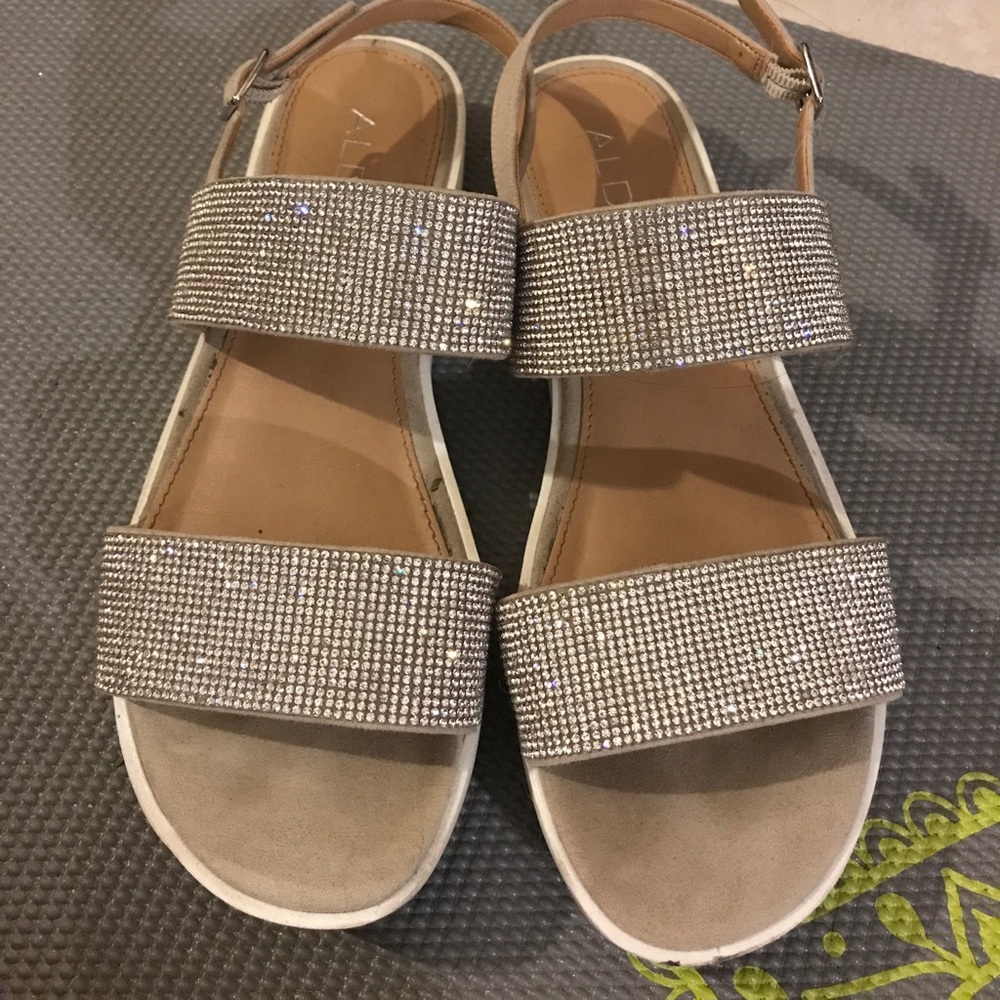 Also rhinestone cute shoes