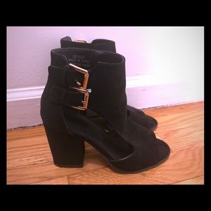 Forever 21 heeled sandals heels black US 7