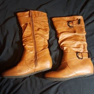 Cute boots!