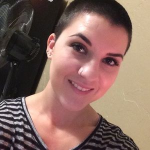 Meet your Posher, Elizabeth