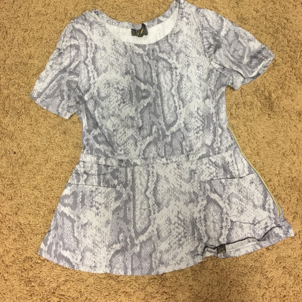 Jaanuu snakes skin scrub top