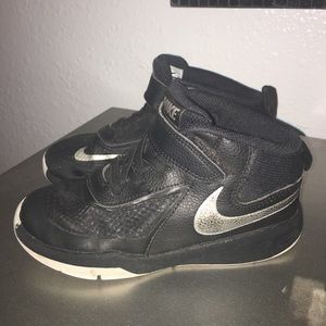 Nike Team Hustle D7 Boys - Little Kids size 10