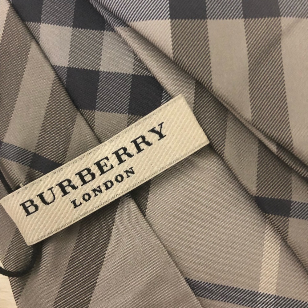 Burberry Check Silk WIDE Tie - New