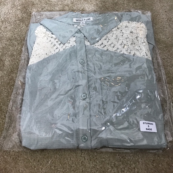 Sage Top with Lace and Drawstrings - Picture 3 of 6