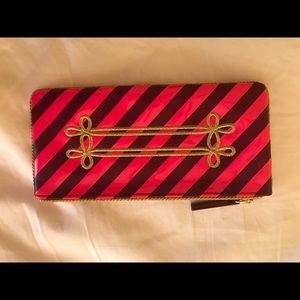 🔥 PRICE DROP MAC makeup bag Holiday collecT purse