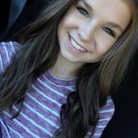 Meet your Posher, Aurora - Picture 1 of 1