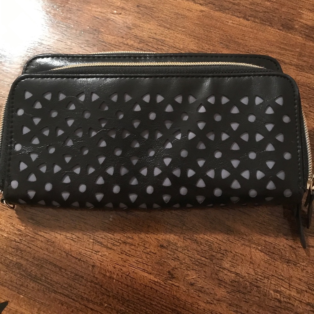 Black long wallet