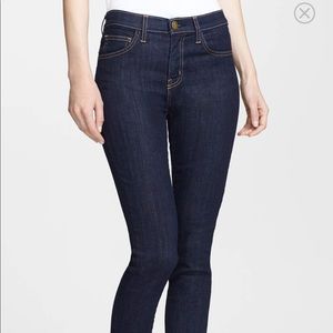 Current Elliott 26 dark wash denim skinny jeans