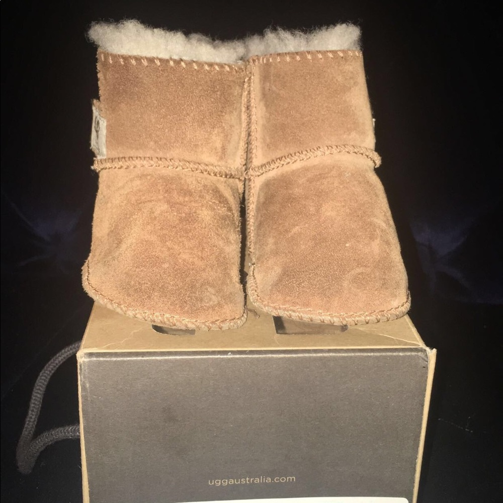 Baby Girl Ugg boots 6-12 months