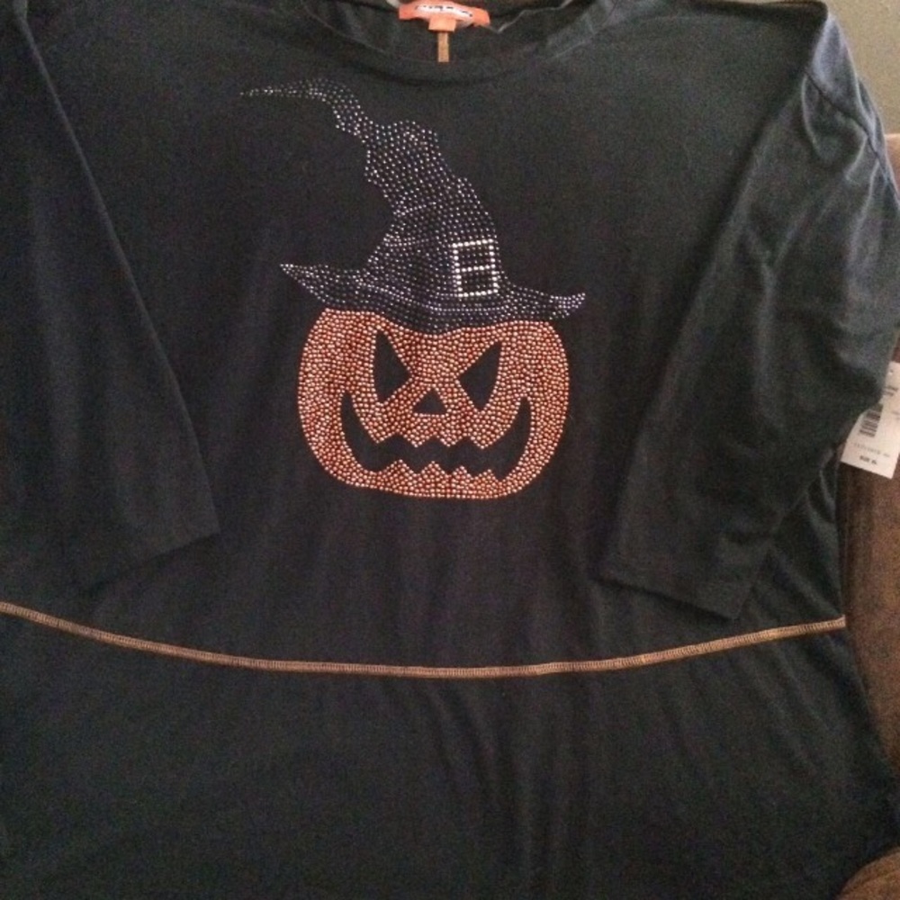 Fun Halloween Top w 3/4 Sleeves