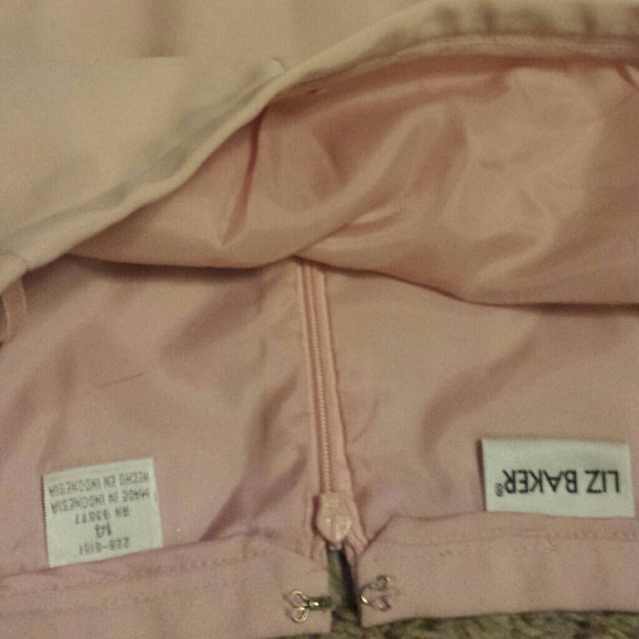 Skirts - Picture 5 of 7