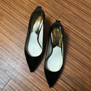 Michael Kors Flex kitten heel pumps