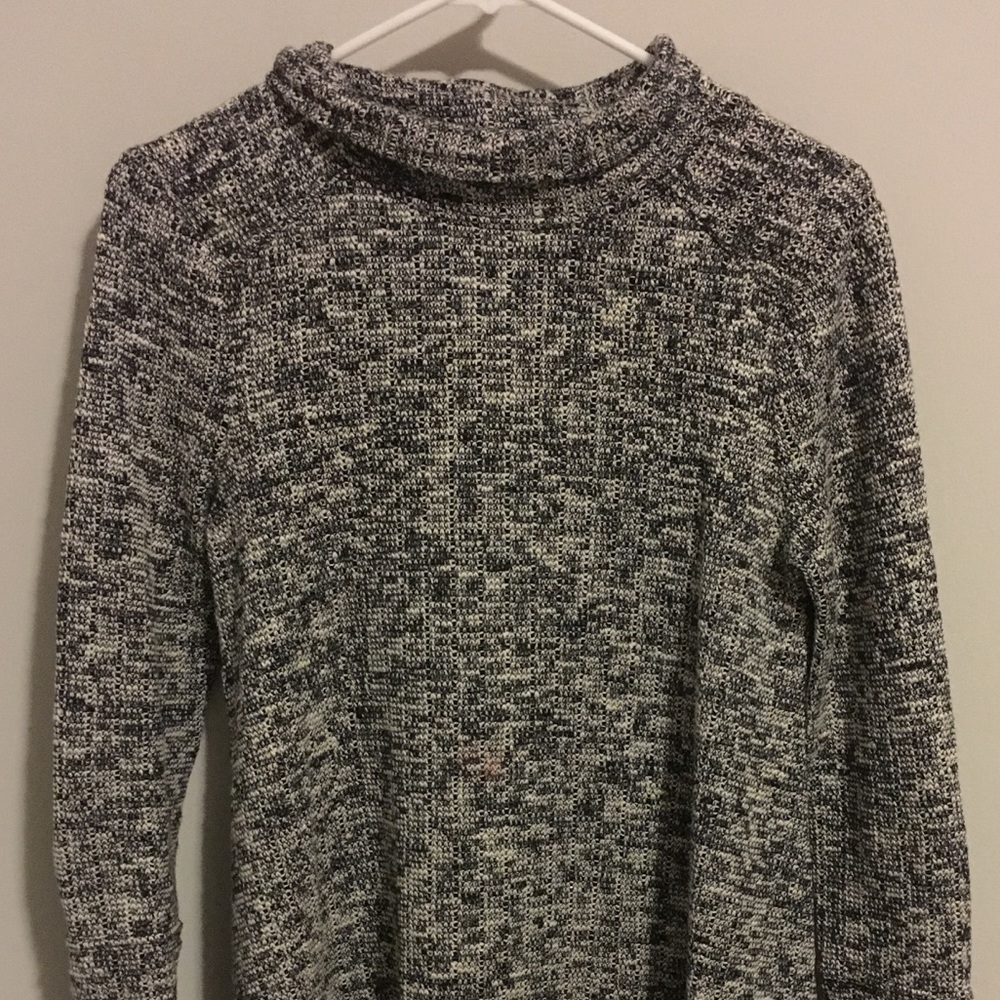 Thick black/white sweater with mock turtleneck