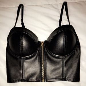 🔥 Charlotte Russe Black Crop Top -XS