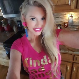 Meet your Posher, Rena