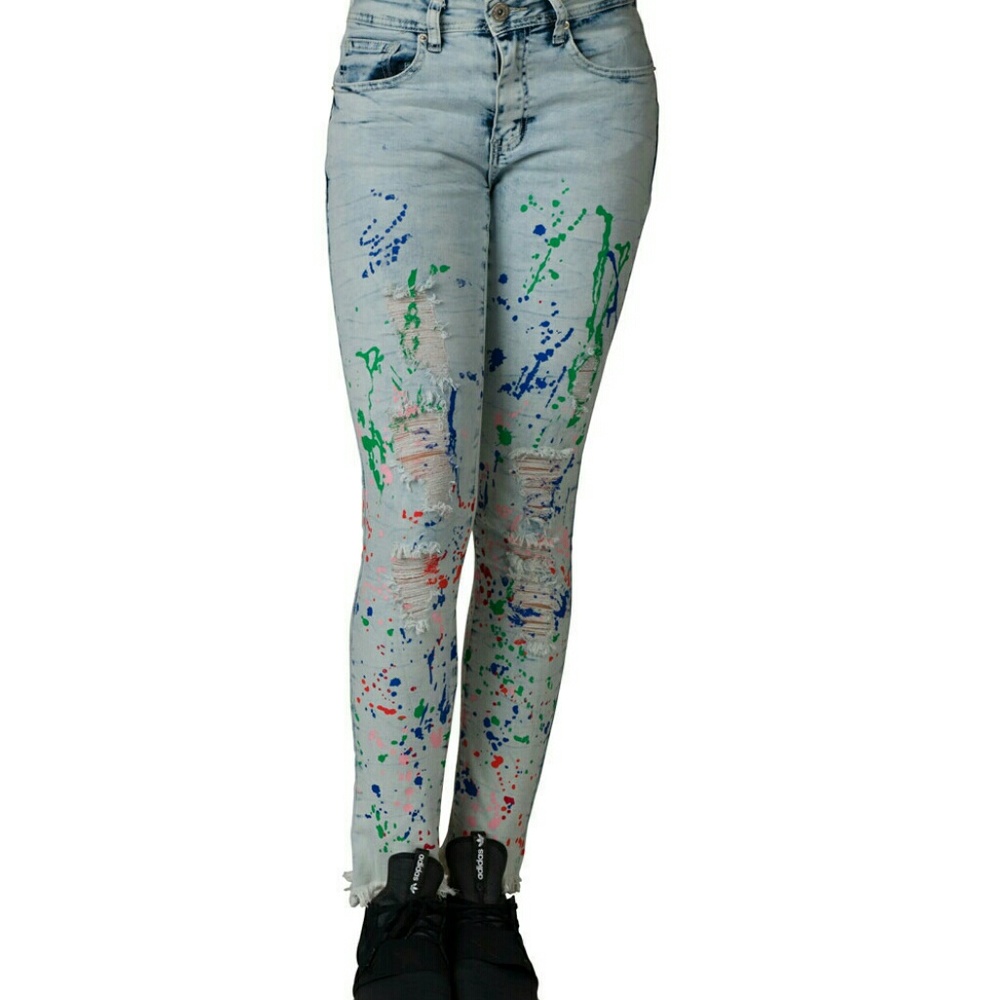 NWT Distressed Paint Splattered stretch Jeans   