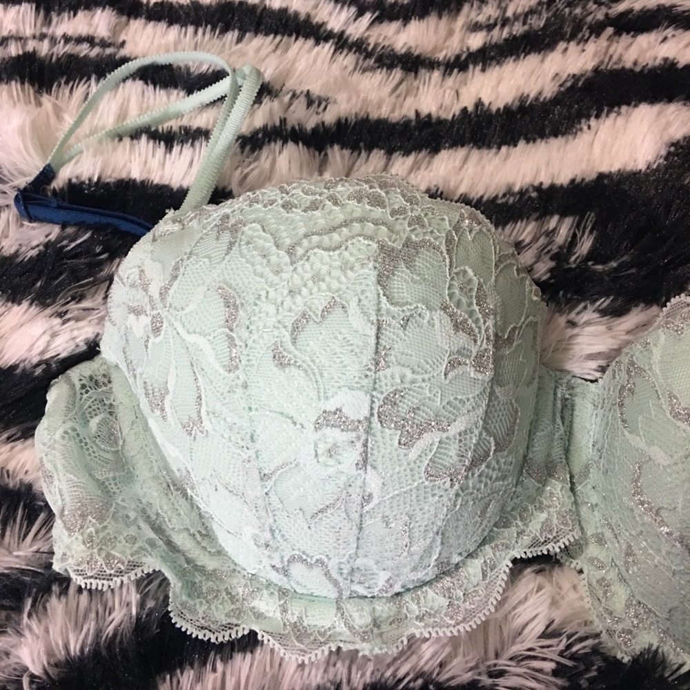 Pink Bra - Picture 2 of 4