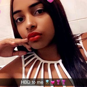 Meet your Posher, Alejandra