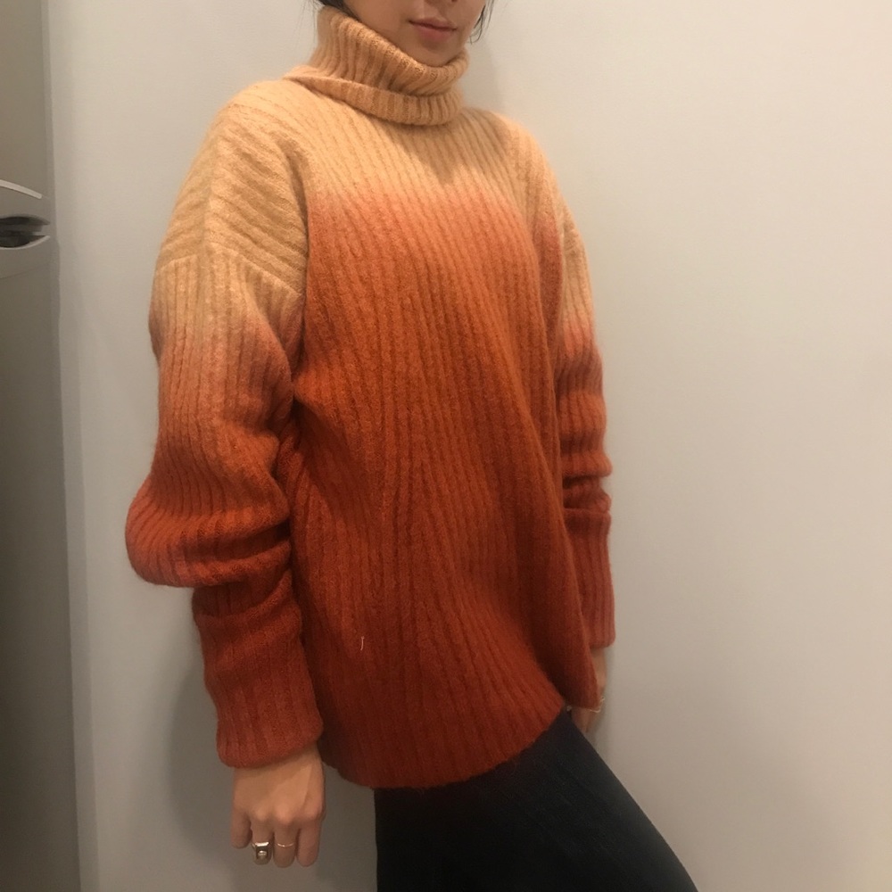 GRADIENT COFY SWEATER ✨😘❣️