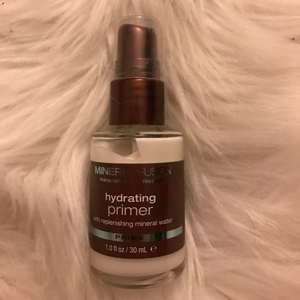 Mineral Fusion hydrating primer