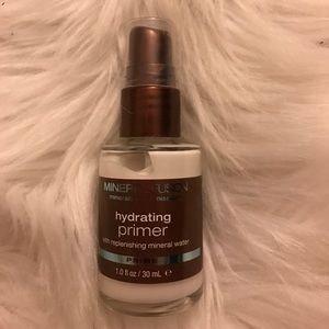 Mineral Fusion hydrating primer