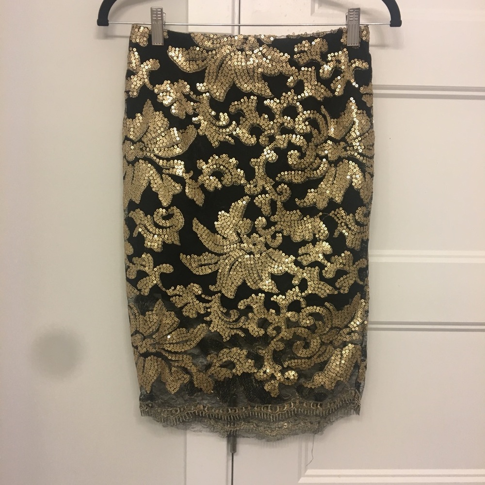 Sequin fitted pencil skirt