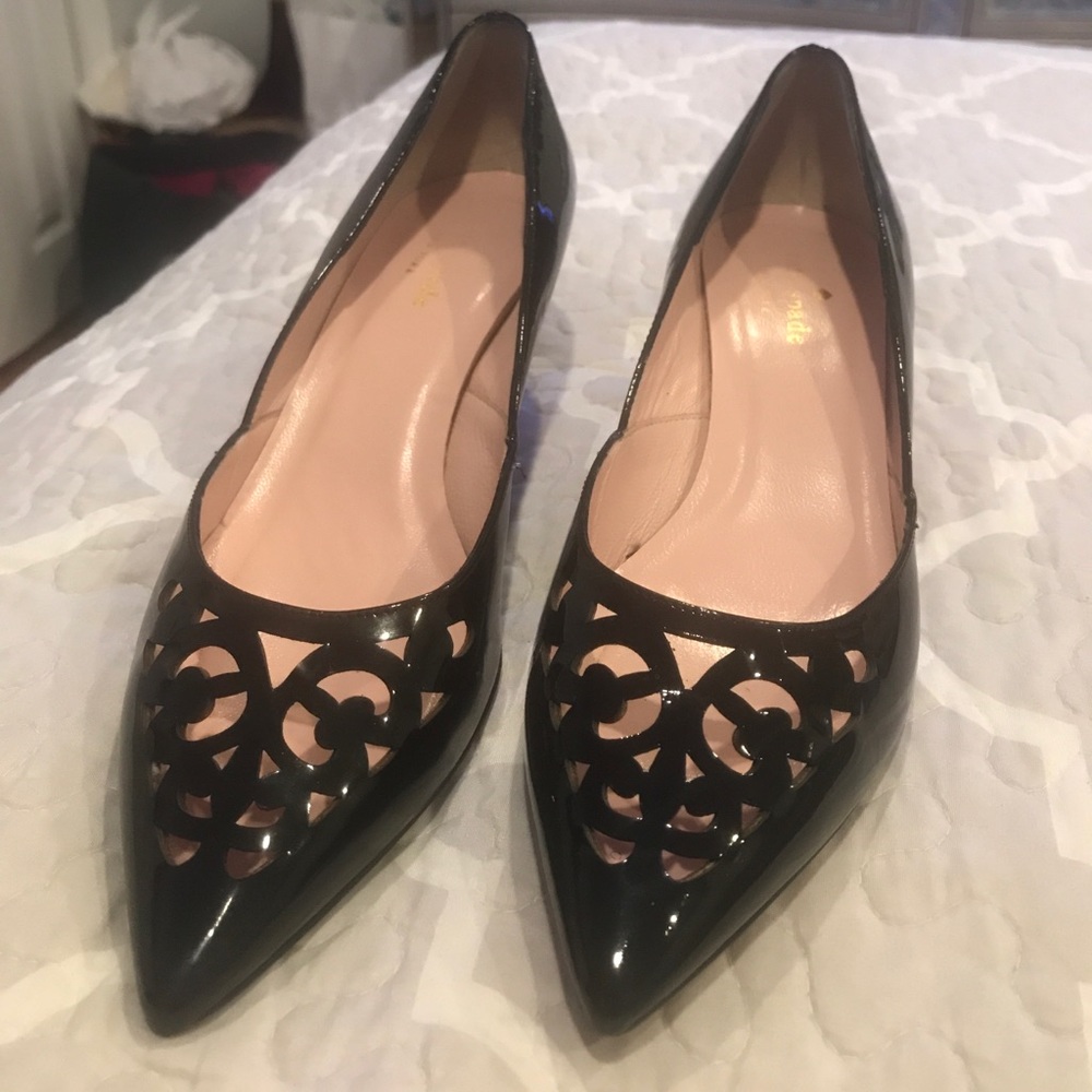 Lightly worn Kate Spade black pumps. Authentic!