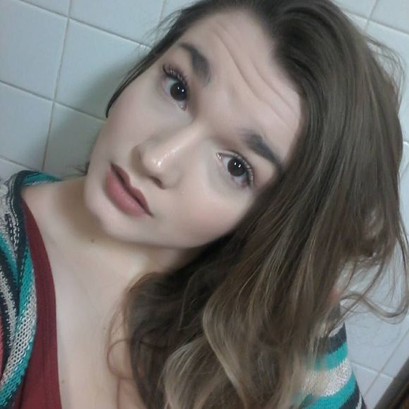 Meet your Posher, Mia - Picture 1 of 1