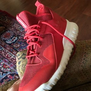 Adidas tubular red size 11