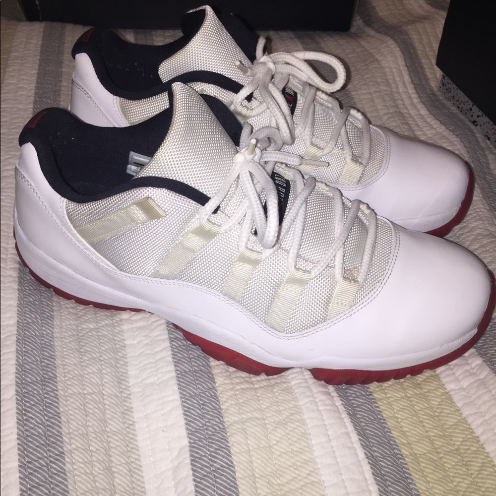 Retro 11 lows size 11.5