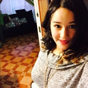 Meet your Posher, Valentina