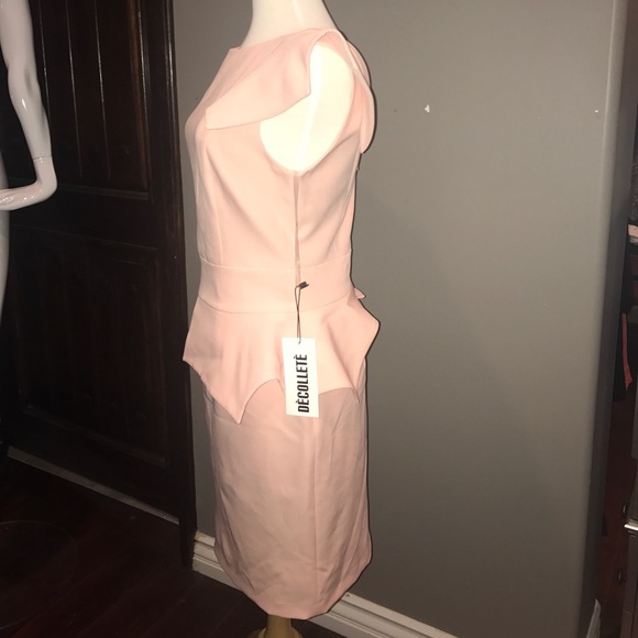 Fitted pink dress - Picture 2 of 8