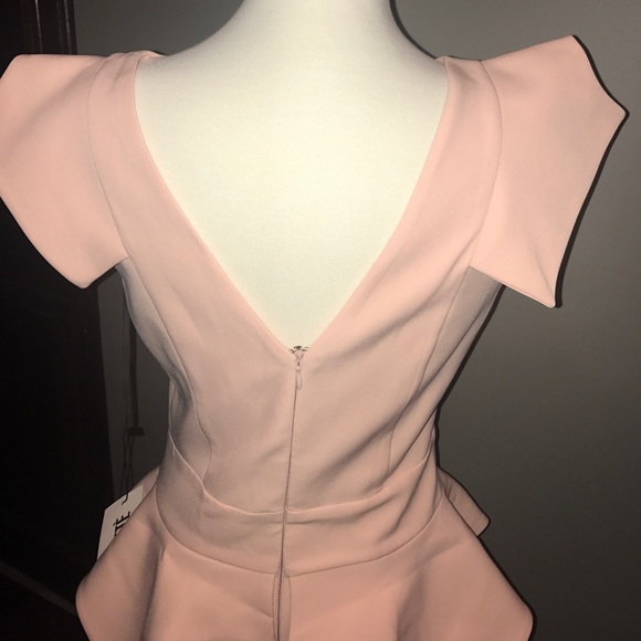 Fitted pink dress - Picture 4 of 8