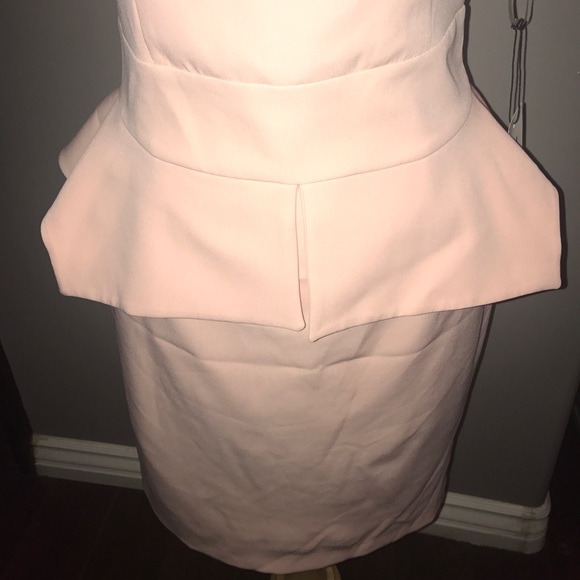 Fitted pink dress - Picture 5 of 8