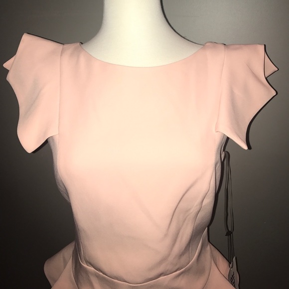 Fitted pink dress - Picture 6 of 8