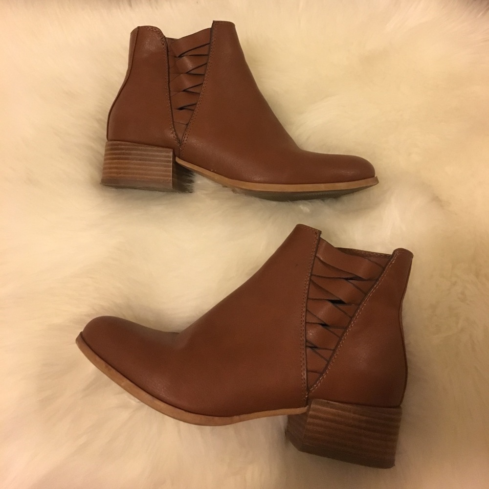 PERFECT FALL BOOTIES SIZE 8