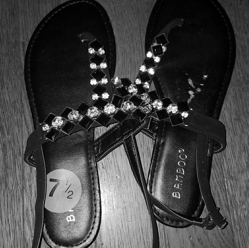 Thong black & white jeweled sandles