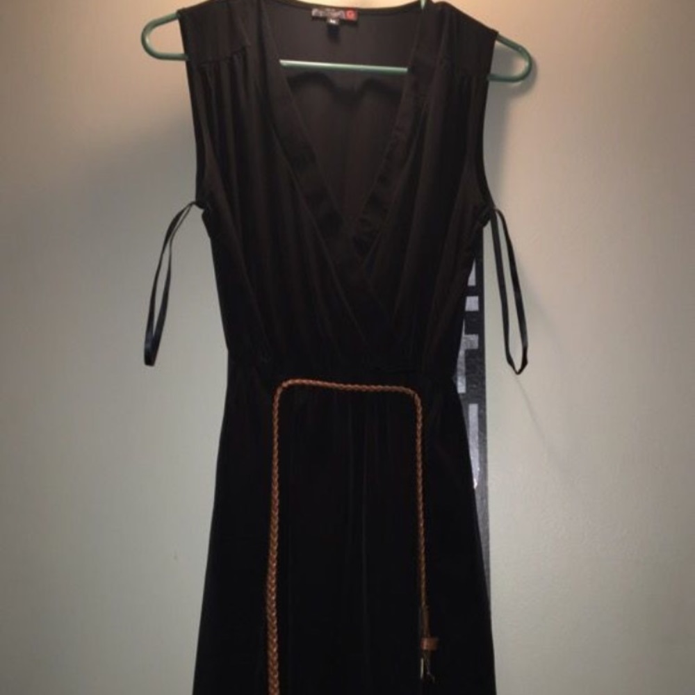 Sleeveless black dress