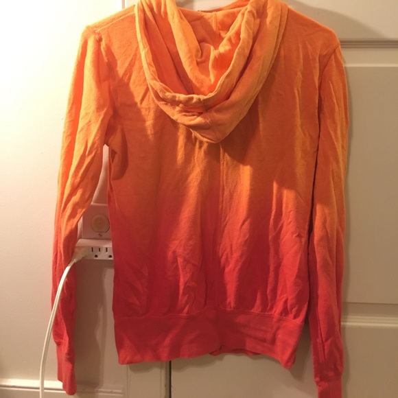 Lightweight Nike zip up! - Picture 2 of 3