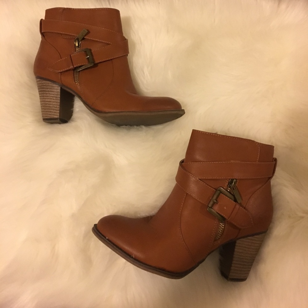 PERFECT FALL HEEL BOOTIES SIZE 7.5