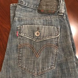 Levi’s 514 Jeans. Size W 33 L 32