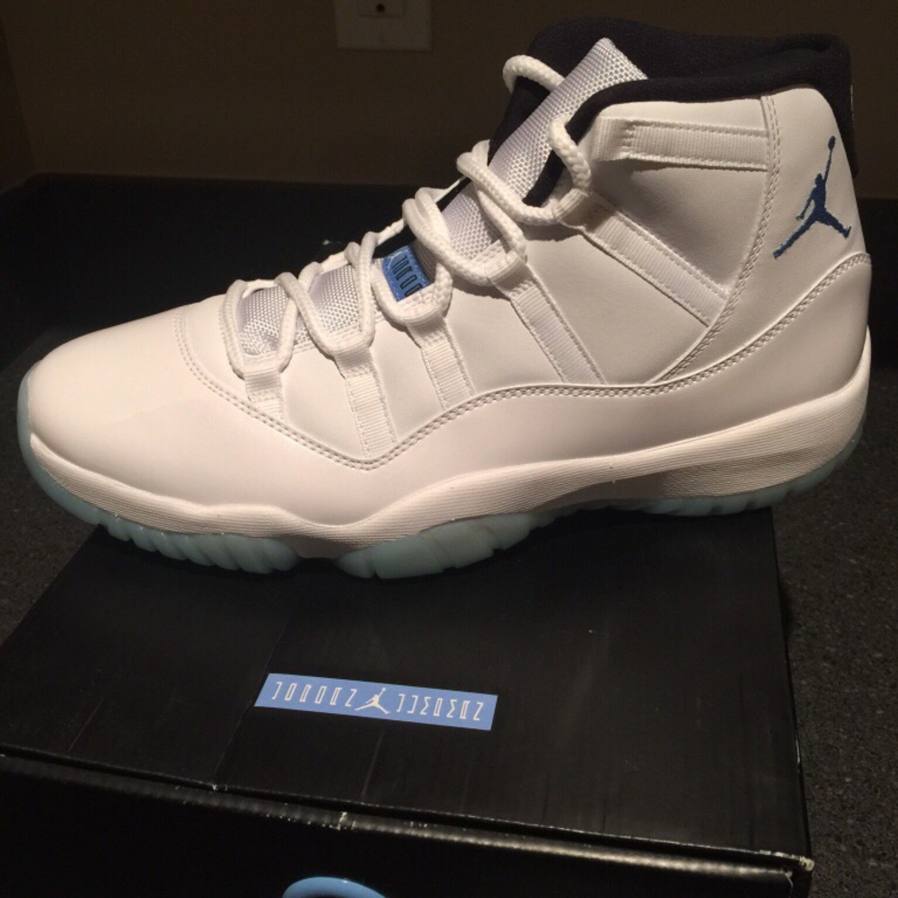 Jordan legend blue 11s size 11.5
